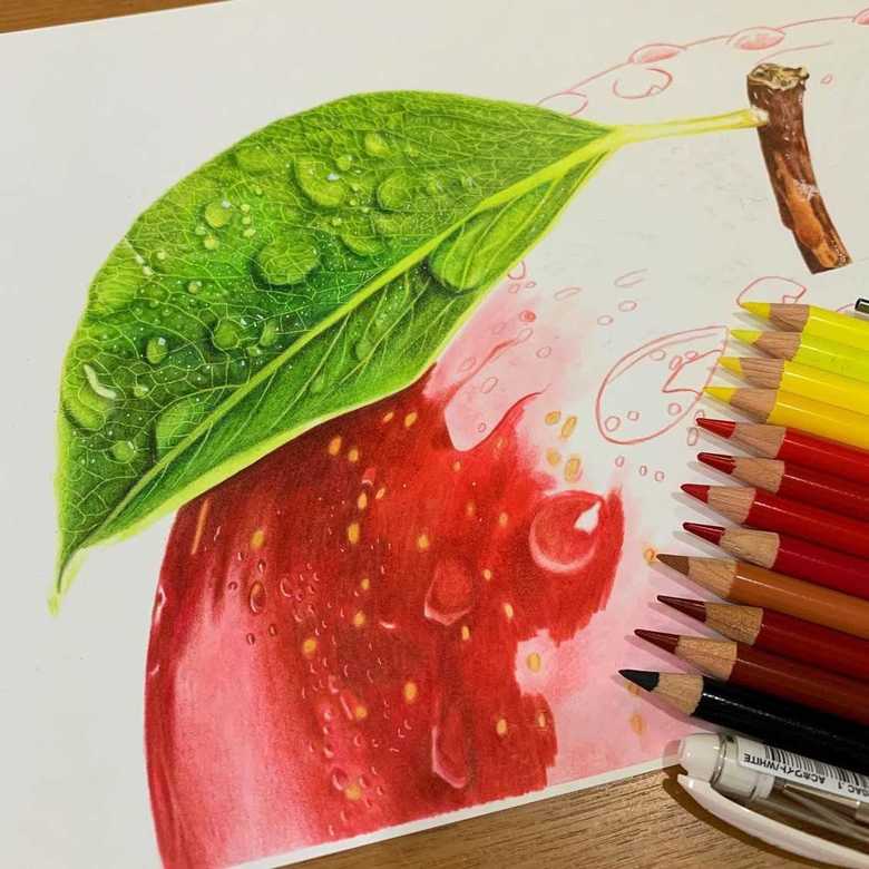 現在描いているリンゴの絵