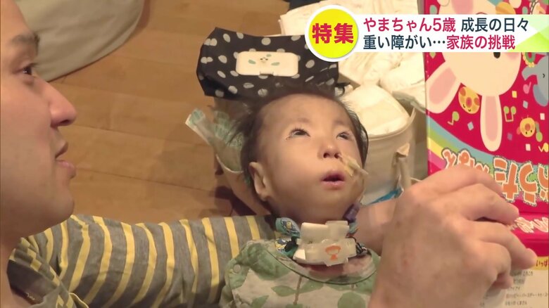 歌を聞かせるお父さん