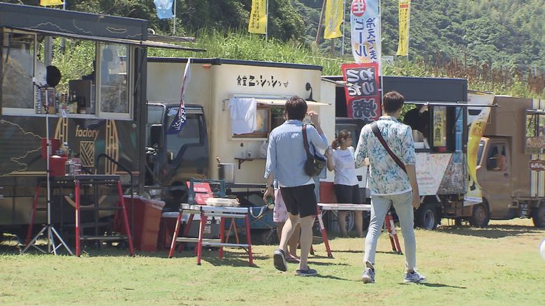 急増するフードトラック 飲食業界の