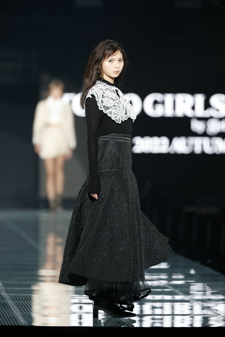 齋藤飛鳥さん(c) マイナビ TOKYO GIRLS COLLECTION 2022 AUTUMN/WINTER