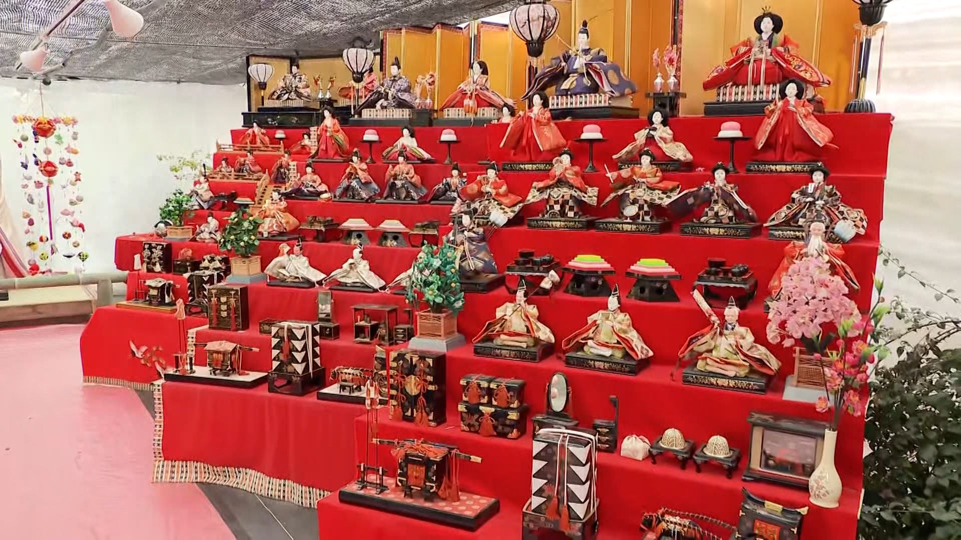 “ひな祭り寒気”で草津温泉は積雪12㎝　農業用ハウスで南国ひなまつり　札幌で園児がひな壇に「生きびなさま」　都心は冷たい雨…雪の恐れも