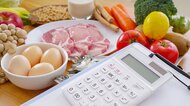 直近1年間の外食頻度は月に1回以上が62％　家計に占める食費の割合は、2022年より微増が続く