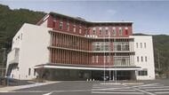 川の深みにはまった子供を助けようとして転落か　キャンプに訪れていた東京と名古屋の50代男性が溺れかける　病院に搬送もけがは無し