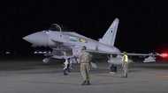 映像分析 英空軍タイフーン戦闘機初飛来