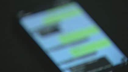 子どものSNS利用“無限スクロールは心身に影響を与えるリスク”有識者会議が中間報告　年齢制限「引き続き議論」