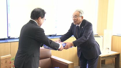 家屋の雨漏りを防ぐ「ブルーシート」　能登半島地震の被災地ではまだまだ足りず…近隣行政が寄付を求める