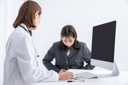 治療には丁寧なヒアリングが必要(画像はイメージ)