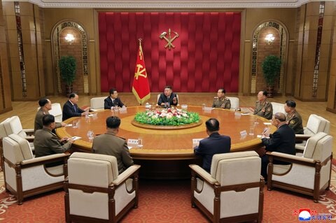 北朝鮮で軍指導部を再編　努光鉄国防相を事実上降格、朴正天氏は軍中枢に復帰