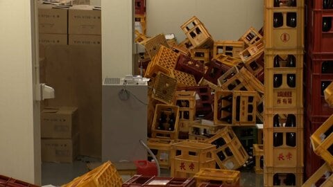 「地震の後もずっと揺れている感じ」長周期地震動“階級4”「立っていられない」大きな揺れ　落石や外壁剥がれる被害も　鳥取・島根で震度5強