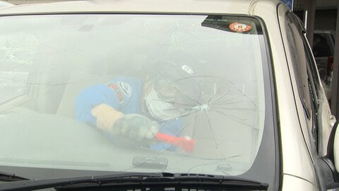 脱出用ハンマーの使い方に注意　冠水した車からの脱出方法は…専門家を取材