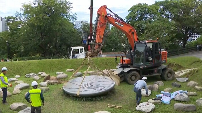 慰安婦モニュメントの撤去作業(ソウル市)