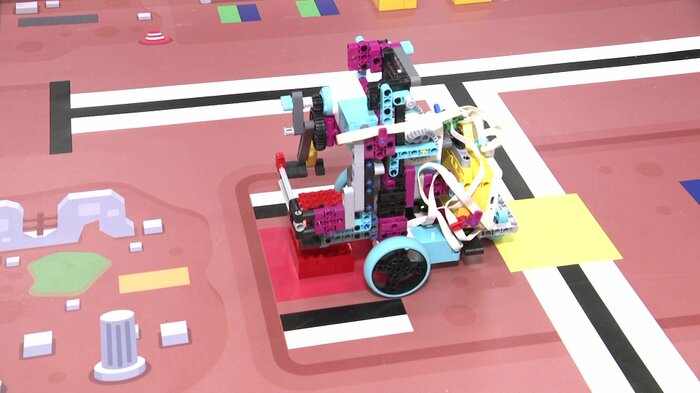 引退時にロボットを分解しパーツなどを後輩へ