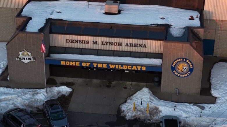 アイスホッケー場で銃撃事件…5人死傷　容疑者も自殺　高校生の地元チームが試合中に銃声　家族内の争いか　アメリカ｜FNNプライムオンライン