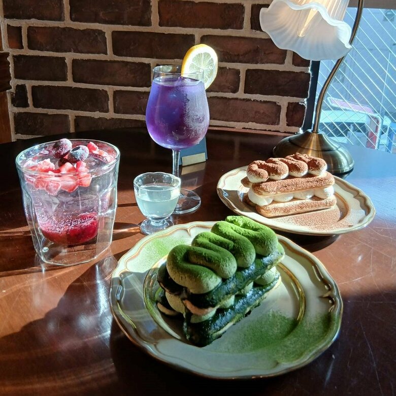 千種駅近くにアフタヌーン＆ナイトカフェ…アンティーク空間で楽しむオリジナルティラミスとお酒のマリアージュ｜FNNプライムオンライン
