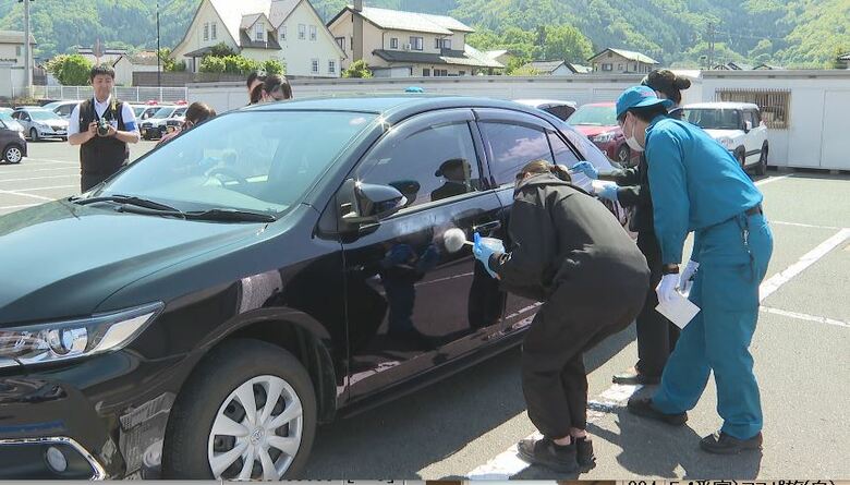 指紋採取の体験も　警察の仕事に親しんでほしいと長野県警が「オープンカンパニー」　学生らのリクルートにつなげる目的｜FNNプライムオンライン