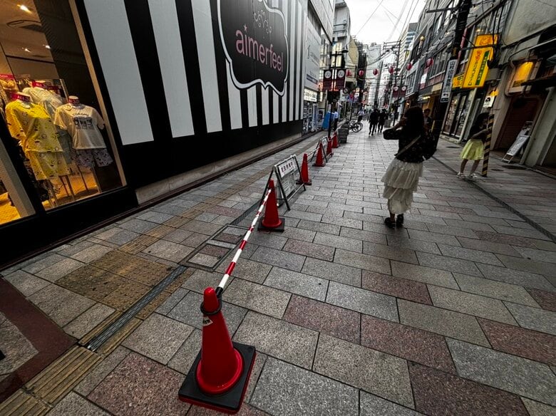 商店街に設置されたコーンバーを破壊か　２０代の男子大学生を書類送検　防犯カメラに破壊の様子〈仙台市〉｜FNNプライムオンライン