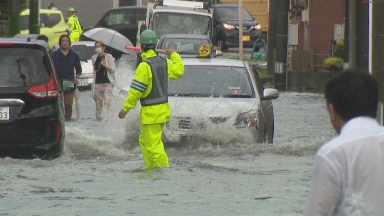 ｢膝下まで水が…｣新潟市で3時間に“106ミリ”の激しい雨…通勤通学時間帯を襲った大雨　道路冠水に床下浸水も｜FNNプライムオンライン