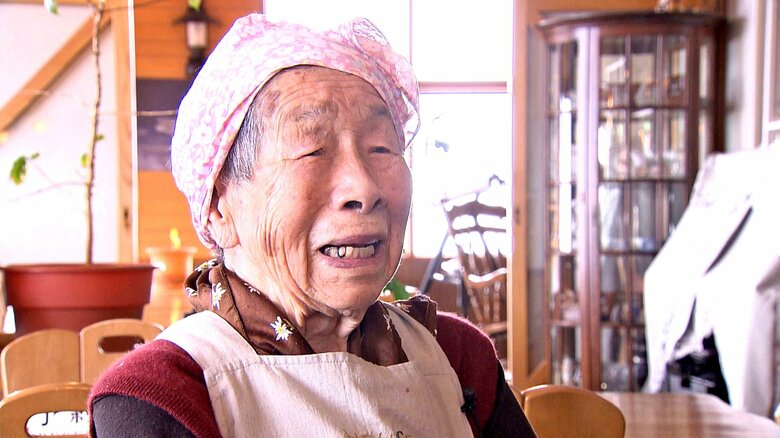 涙を浮かべ…山小屋守る“100歳初代女将”「今が一番いい、うれしい」今も現役で3代目の孫夫婦支える　｜FNNプライムオンライン