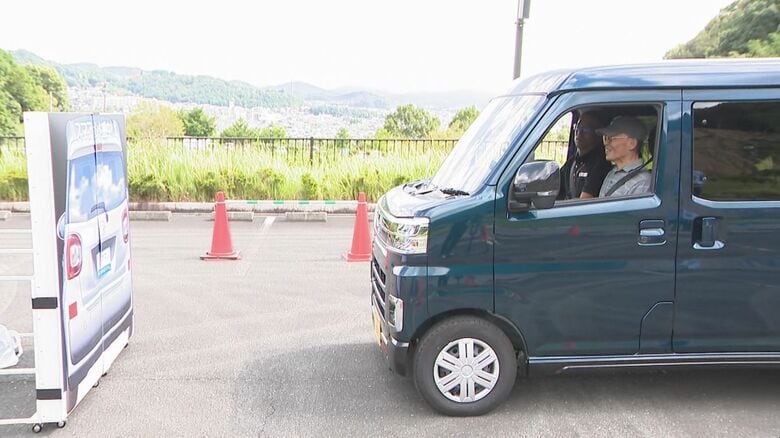 「こんなスピードでも止まるのか」高齢ドライバーがサポートカーの性能を試乗体験 自動ブレーキに驚きの声｜FNNプライムオンライン