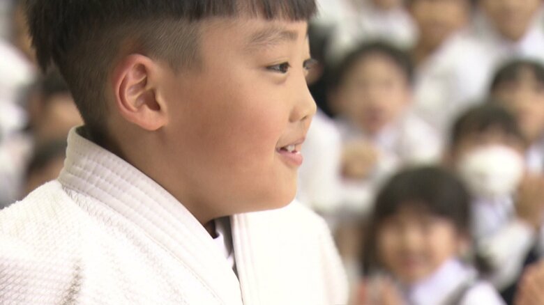 永瀬選手相手に「一本勝ち」で　思わず笑顔がこぼれる