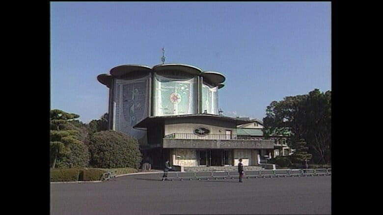 皇居・桃華楽堂