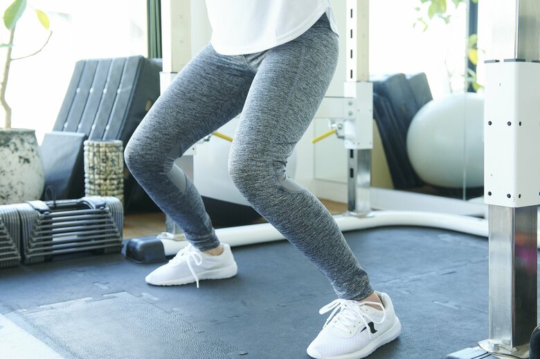 下半身を鍛えるスクワットは重要な筋トレ（画像はイメージ）