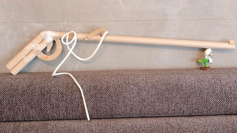 娘さんが火縄銃を参考に制作した鉄砲