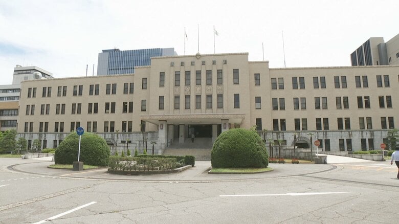 富山県庁