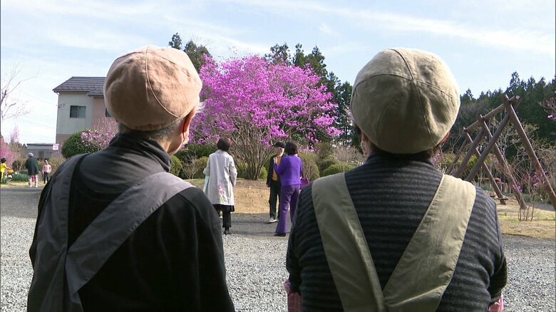 きぬえさん（左）と三代子さん（右）