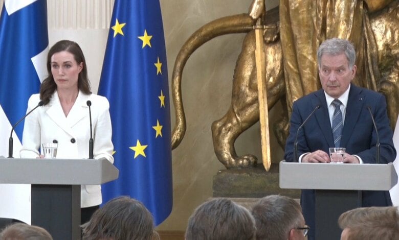 ニーニスト大統領（右）との記者会見（5月15日）