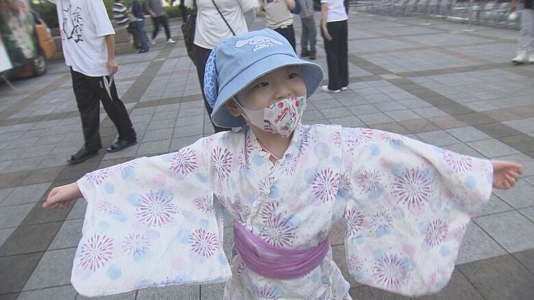 浴衣姿で会場に駆けつけた子ども