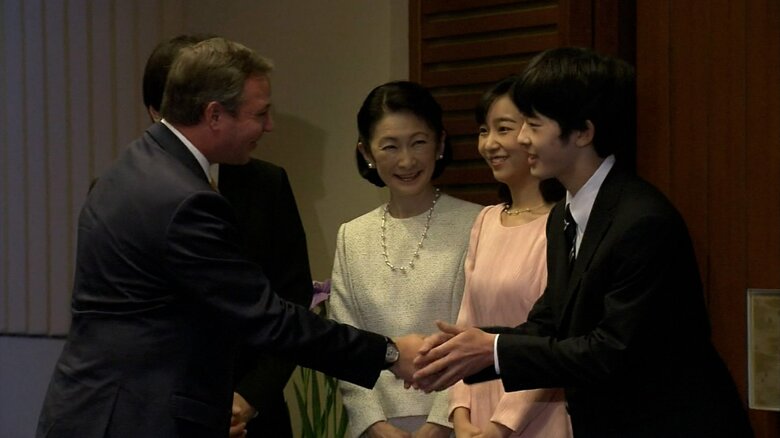 令和6(2024)年6月 お住まいでギヨーム皇太子を出迎えられた