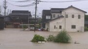 【中継】道路冠水し複数の住民が取り残される　車も水没し消防がボートで救助へ　レベル5大雨特別警報の石川県羽咋市