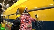 “幸せの黄色い新幹線”に鉄道ファンたちが別れを惜しみ…ラストラン終え引退した「ドクターイエロー」感謝のお掃除イベント