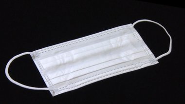 広がる「不織布マスク着用のお願い」飛沫カット機能高く配布する店も 布やウレタンのマスクはどんな時に使う?