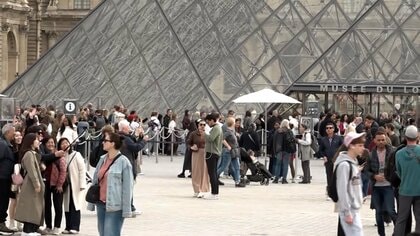 ルーブル美術館3日ぶり再開「なんとか開いてよかった」日本人観光客も安堵　「アポロンの間」は立ち入り禁止