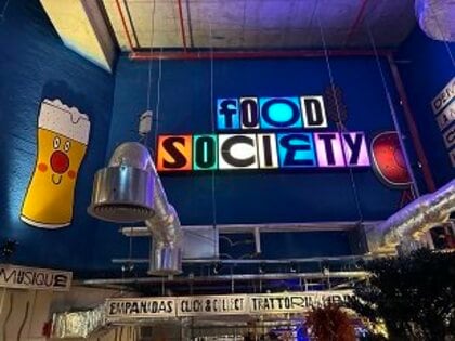 料理は100％手作りで若手トップシェフの味も気楽に　パリで大盛況！ヨーロッパ最大級フードコートの全貌