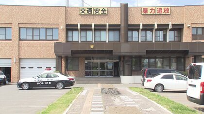 「お金がほしくて泥棒に入った」ラーメン屋に侵入し店内物色した44歳会社員の男を逮捕＿窓ガラス割られ防犯カメラに不審な人物＿周辺のレストランなどでは同様の被害相次ぐ…男の犯行とみて捜査＜北海道栗山町＞