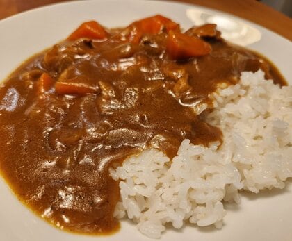 「カレーライス物価」が急上昇 カレー1食分の費用323円、過去10年で最高 「カレーライス物価指数」は前年同月比8.3%上昇、12カ月連続プラス