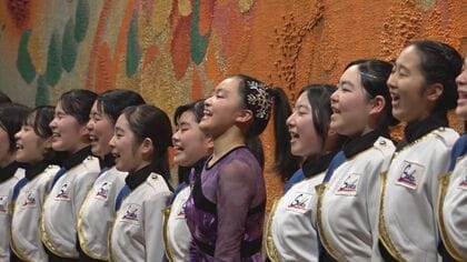 博多座舞台で“華丸先生”も指導 吹奏楽の名門女子高“ブラバン少女” 高3女子の最後のステージに密着【福岡発】