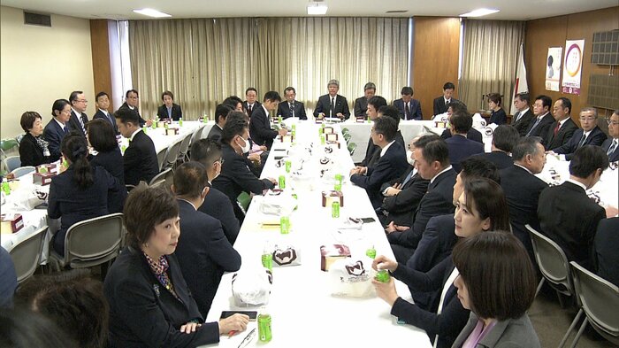 安倍派最後の総会 まばらな拍手が… 2月1日