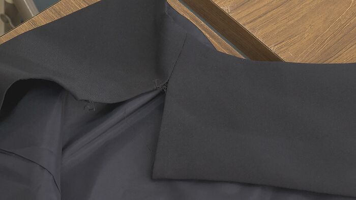 破かれた服