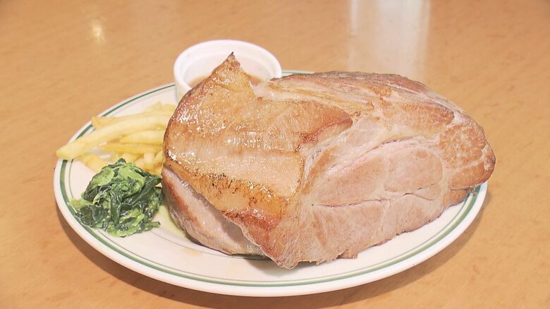 MAX1.5kgまで増量可能…塊肉のポークステーキ専門店『GEORGE’S STEAK』人気カフェがランチ限定でオープン｜FNNプライムオンライン