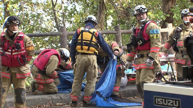 【続報・湖底の変死体】水深30メートルから引き上げられた遺体の死因は”不詳”―死後変化が進み『高度に腐敗』死亡男性の身元確認急ぐ―事件・事故・自殺の可能性含め捜査<北海道千歳市・支笏湖>|FNNプライムオンライン