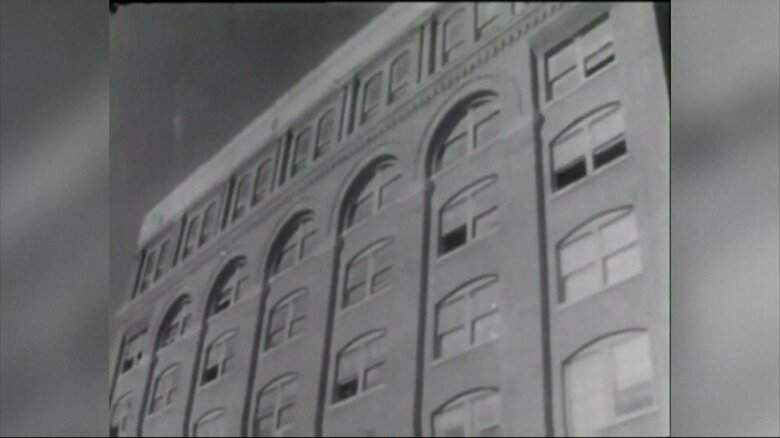 オズワルドが狙撃に利用した教科書倉庫(1963年11月22日)