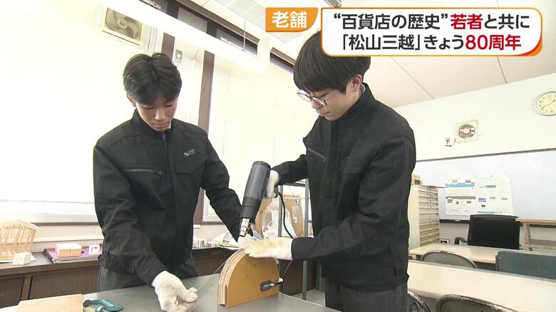 高校生たちが作るアトリウムコート