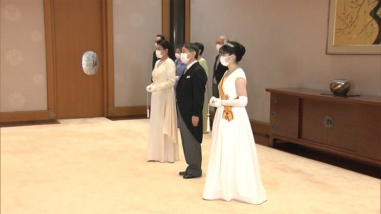 ロングドレス姿で、成年皇族行事に臨まれた愛子さま（去年12月5日）