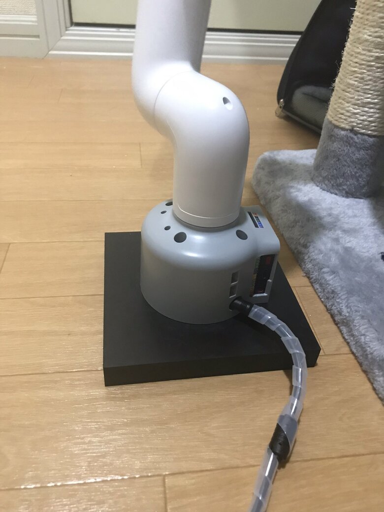 ちなみに、噛まれることを想定して配線を保護