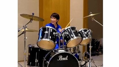 高市首相と李在明大統領がドラムセッションでBTS「ダイナマイト」とアニメに登場の「ゴールデン」を演奏