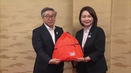 宮崎県内の中学2年生へ　テレビ宮崎が防災リュック寄贈